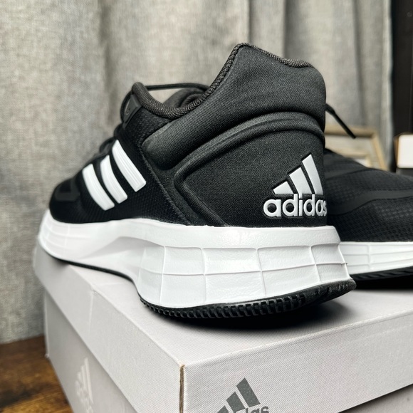 Man's Sneakers & Athletic Shoes size 9 1/2 - Picture 10 of 11